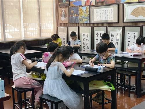 青少年书法培训 热情易起，坚持难求